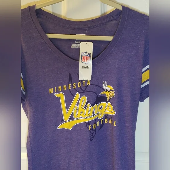NWT Women's NFL Team Apparel Vikings Minnesota Size Medium Purple Yellow Tshirt - Picture 3 of 10